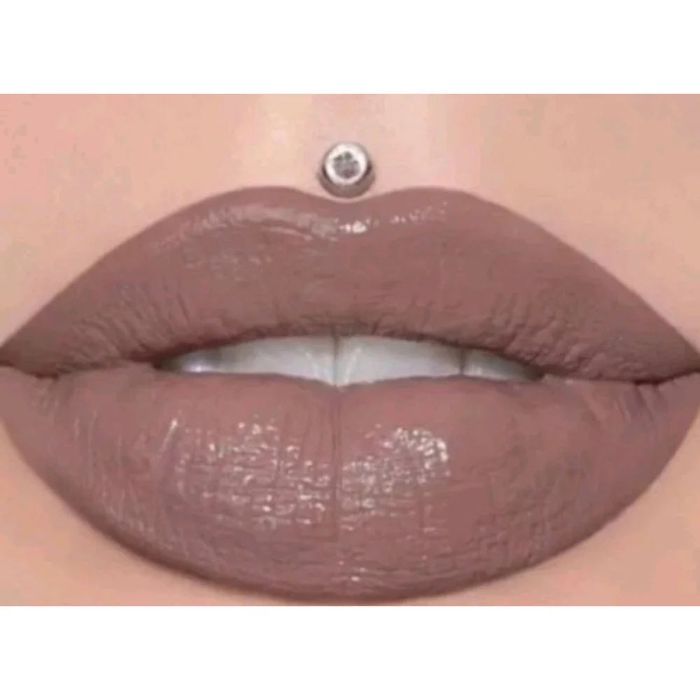 Jeffree Star Cosmetics Supreme Gloss In: Tea Bag, NIB, (109)